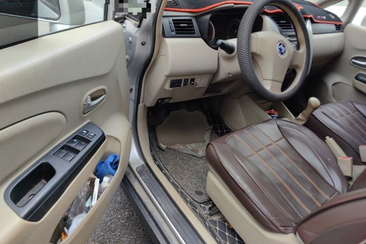 Used Venucia D50 2013 1.6L Manual Fashion Edition Driver Seat