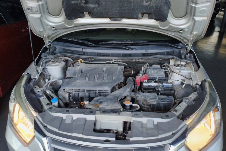 Used Venucia D50 2013 1.6L Manual Fashion Edition Engine Bay