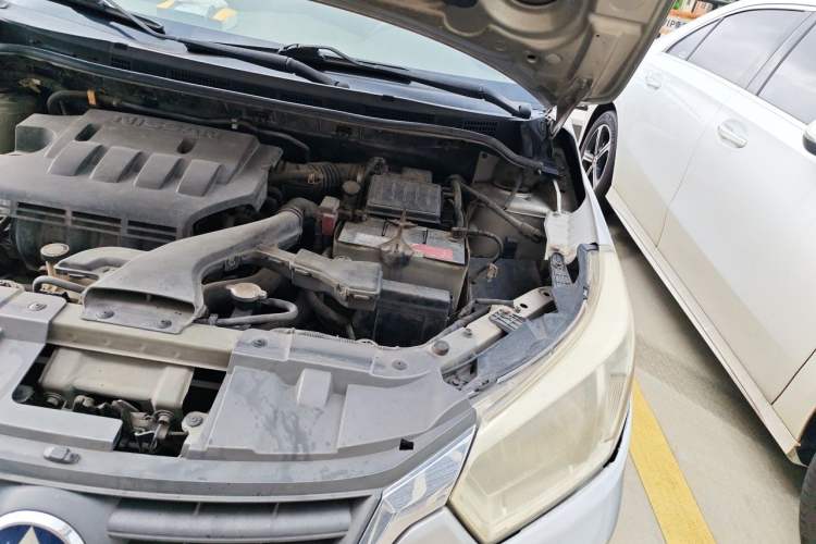 Used Venucia D50 2013 1.6L Automatic Fashion Edition Engine Bay Left