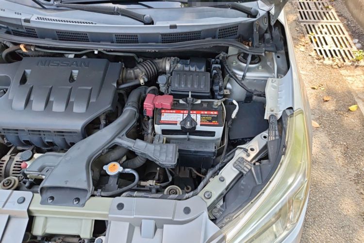 Used Venucia D50 2013 1.6L Automatic Fashion Edition Engine Bay Left