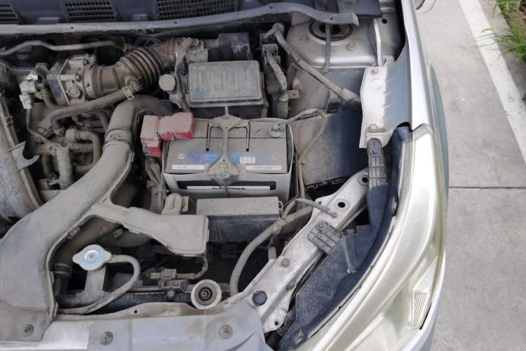 Used Venucia D50 2013 1.6L Manual Luxury Edition Engine Bay Left