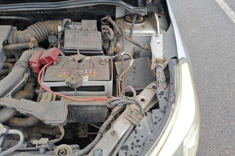 Used Venucia D50 2013 1.6L Manual Fashion Edition Engine Bay Left