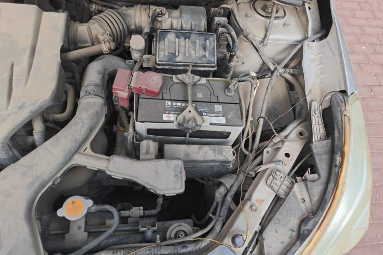 Used Venucia D50 2013 1.6L Manual Fashion Edition Engine Bay Left