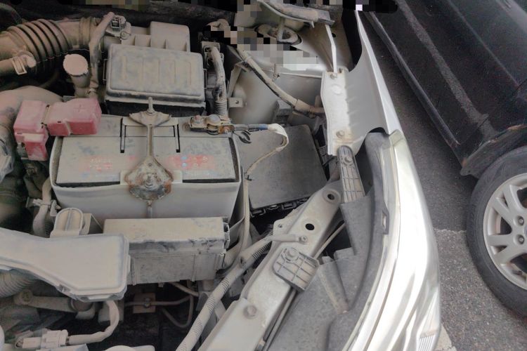 Used Venucia D50 2013 1.6L Manual Fashion Edition Engine Bay Left