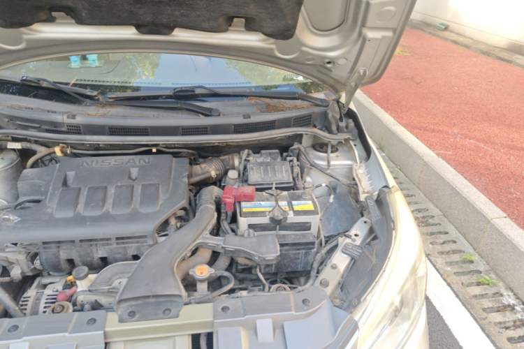 Used Venucia D50 2013 1.6L Manual Luxury Edition Engine Bay Left