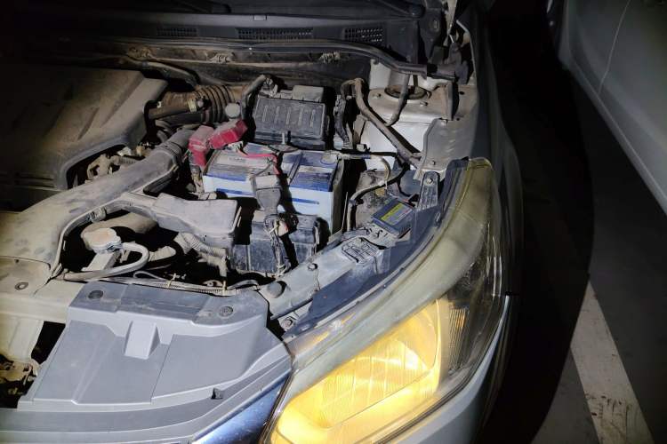 Used Venucia D50 2013 1.6L Manual Fashion Edition Engine Bay Left