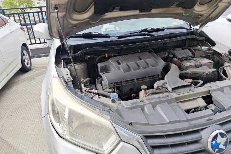 Used Venucia D50 2013 1.6L Automatic Fashion Edition Engine Bay Right