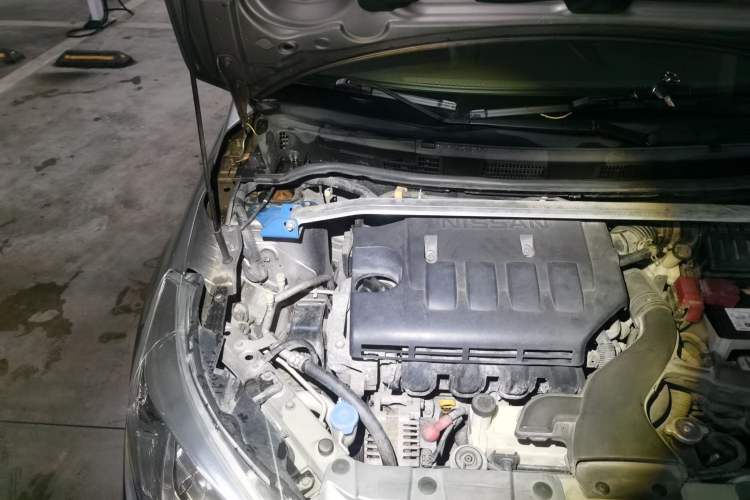 Used Venucia D50 2013 1.6L Automatic Fashion Edition Engine Bay Right