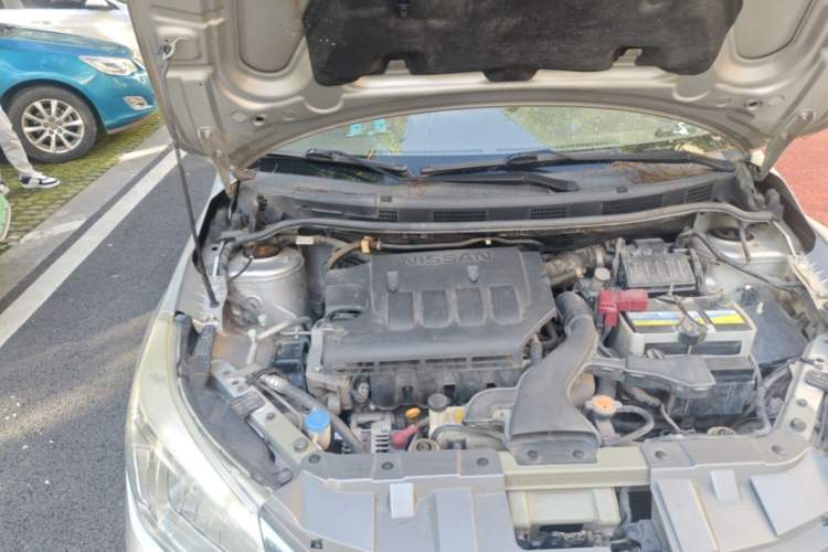Used Venucia D50 2013 1.6L Manual Luxury Edition Engine Bay Right