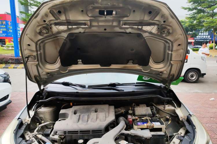 Used Venucia D50 2013 1.6L Manual Fashion Edition Engine Bay