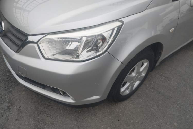 Used Venucia D50 2013 1.6L Manual Luxury Edition Exterior 1