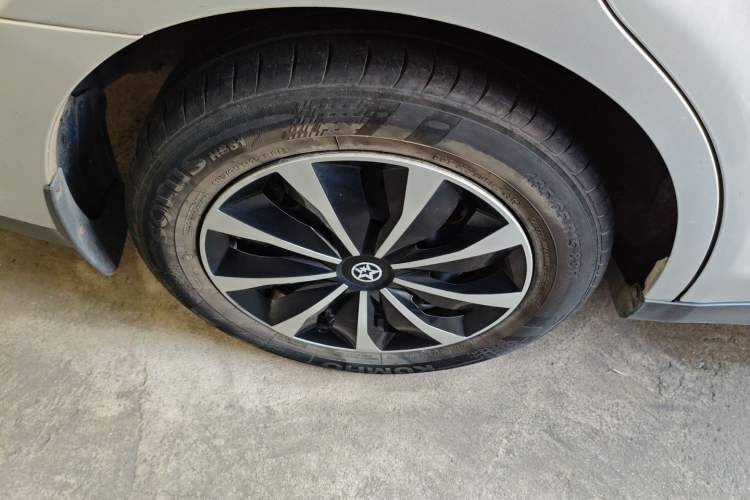 Used Venucia D50 2013 1.6L Automatic Fashion Edition Exterior 2