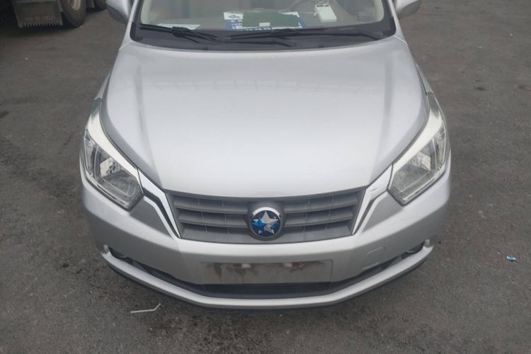 Used Venucia D50 2013 1.6L Manual Luxury Edition Exterior 2