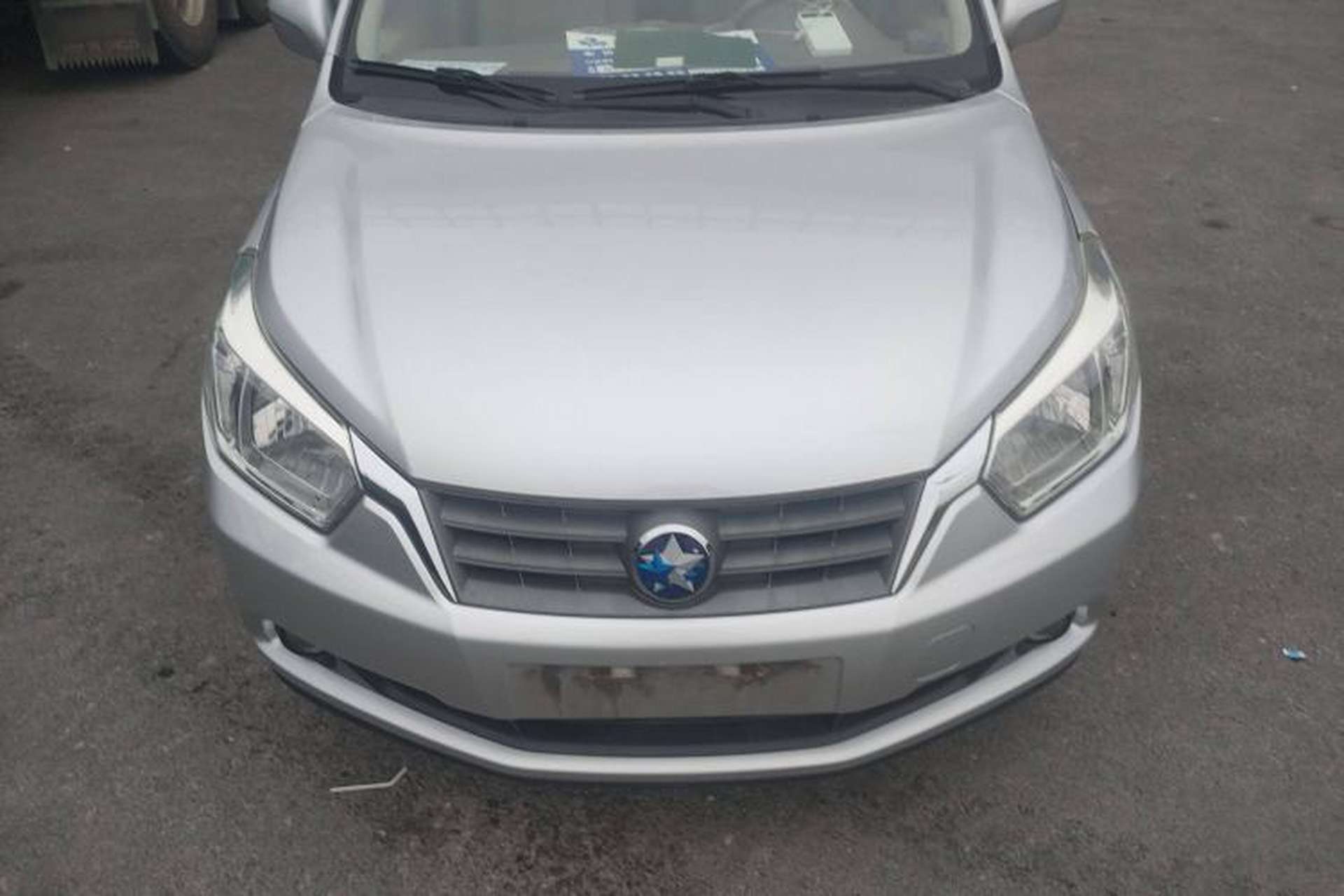 Used Venucia D50 2013 1.6L Manual Luxury Edition Exterior 2