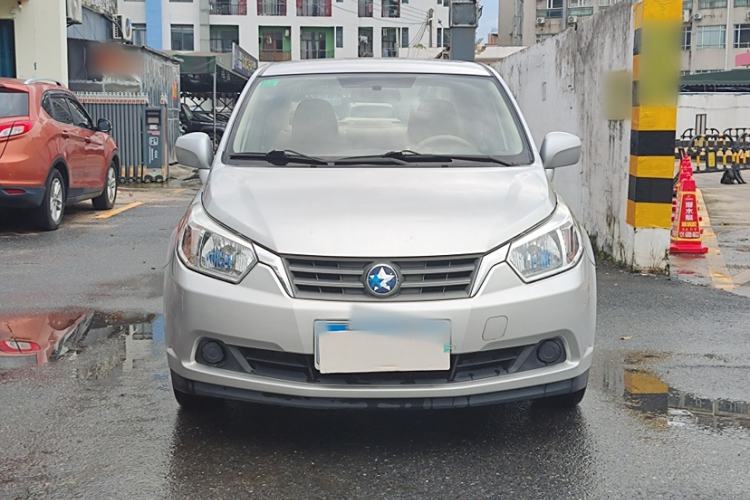 Used Venucia D50 2013 1.6L Automatic Fashion Edition Exterior 4