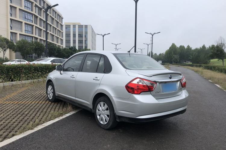 Used Venucia D50 2013 1.6L Automatic Fashion Edition Exterior 4