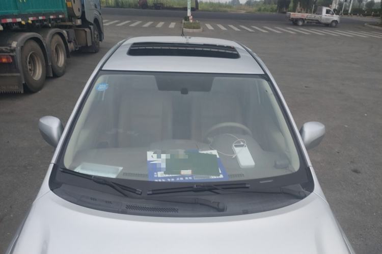 Used Venucia D50 2013 1.6L Manual Luxury Edition Exterior 6