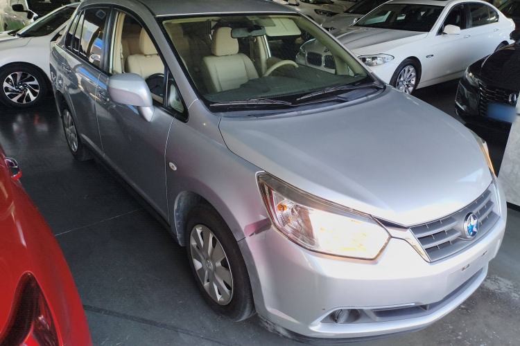 Used Venucia D50 2013 1.6L Manual Fashion Edition Front Right 45 Deg