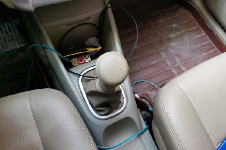 Used Venucia D50 2013 1.6L Manual Fashion Edition Gear Lever
