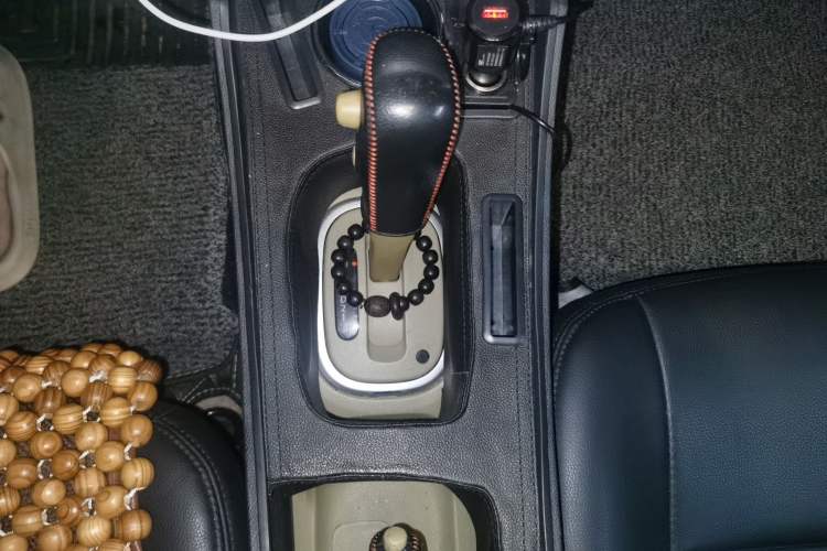 Used Venucia D50 2013 1.6L Automatic Fashion Edition Gear Lever