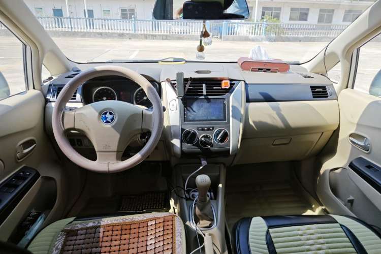 Used Venucia D50 2013 1.6L Manual Fashion Edition Interior 1