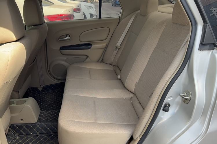 Used Venucia D50 2013 1.6L Manual Fashion Edition Interior 1