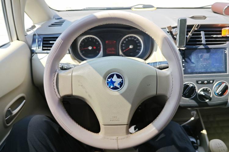 Used Venucia D50 2013 1.6L Manual Fashion Edition Interior 3
