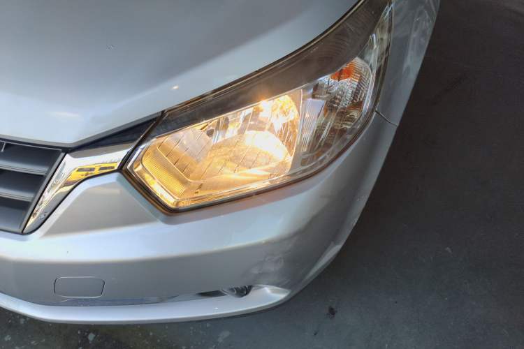Used Venucia D50 2013 1.6L Manual Fashion Edition Left Front Headlight