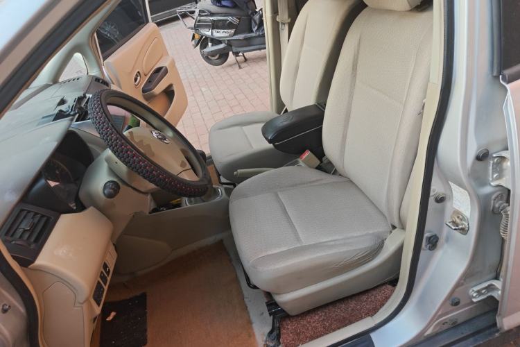 Used Venucia D50 2013 1.6L Manual Fashion Edition Left Front Seat