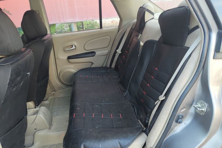 Used Venucia D50 2013 1.6L Automatic Fashion Edition Left Rear Seat