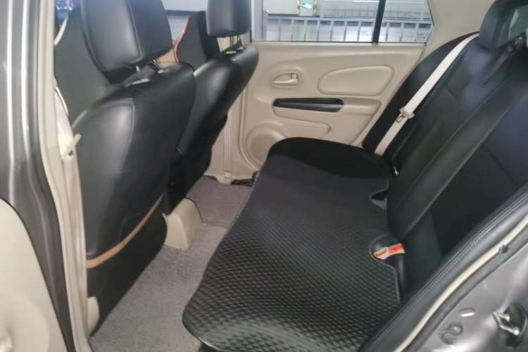 Used Venucia D50 2013 1.6L Automatic Fashion Edition Left Rear Seat