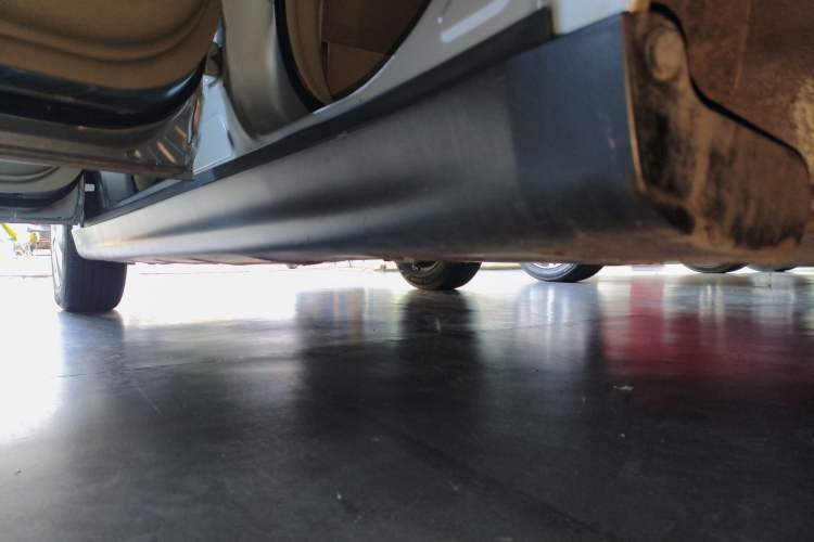 Used Venucia D50 2013 1.6L Manual Fashion Edition Left Side Sill