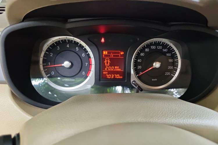 Used Venucia D50 2013 1.6L Manual Luxury Edition Odometer Close Up