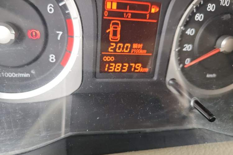 Used Venucia D50 2013 1.6L Manual Luxury Edition Odometer Close Up