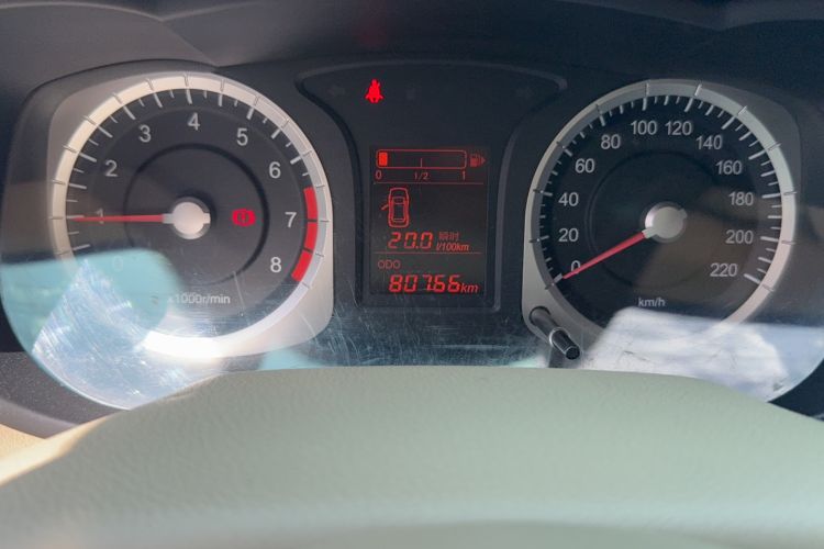 Used Venucia D50 2013 1.6L Manual Fashion Edition Odometer Close Up