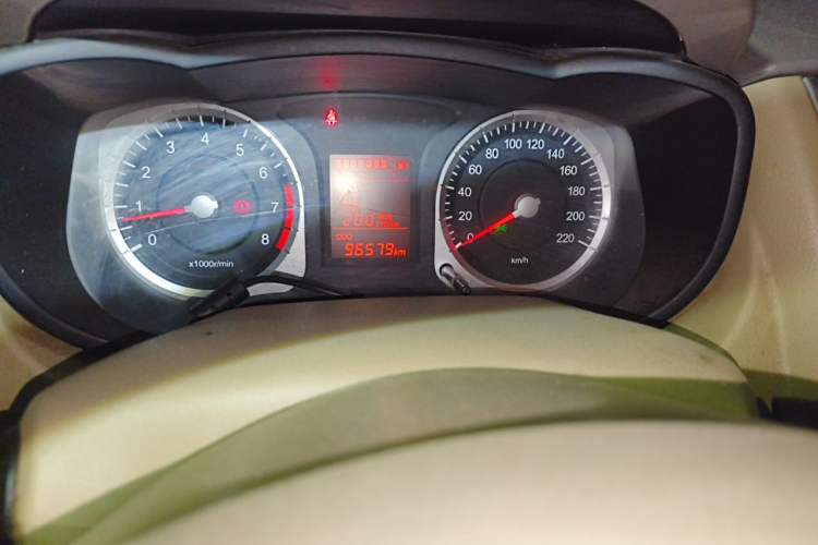 Used Venucia D50 2013 1.6L Manual Fashion Edition Odometer Close Up