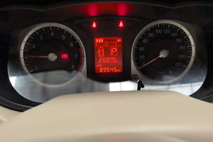Used Venucia D50 2013 1.6L Automatic Fashion Edition Odometer Close Up