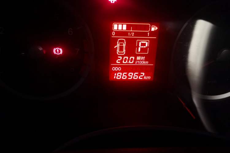 Used Venucia D50 2013 1.6L Automatic Fashion Edition Odometer Close Up