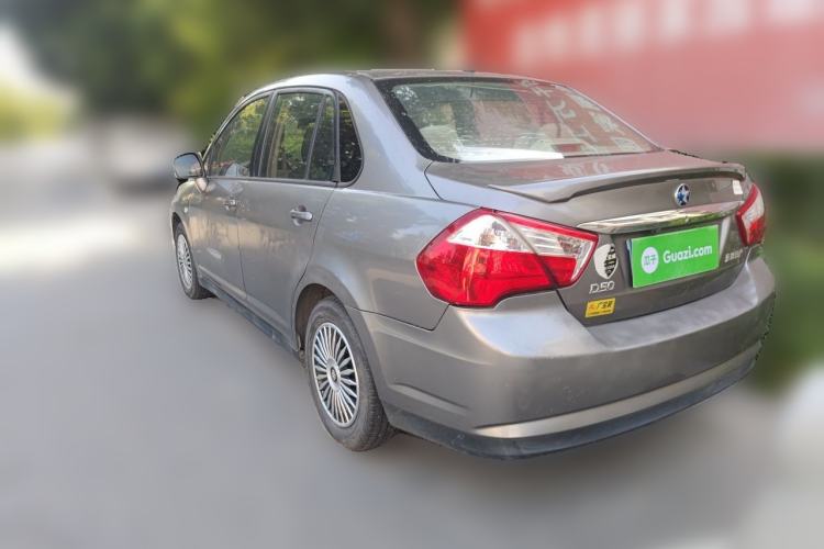 Used Venucia D50 2013 1.6L Automatic Fashion Edition Rear Left 45 Deg