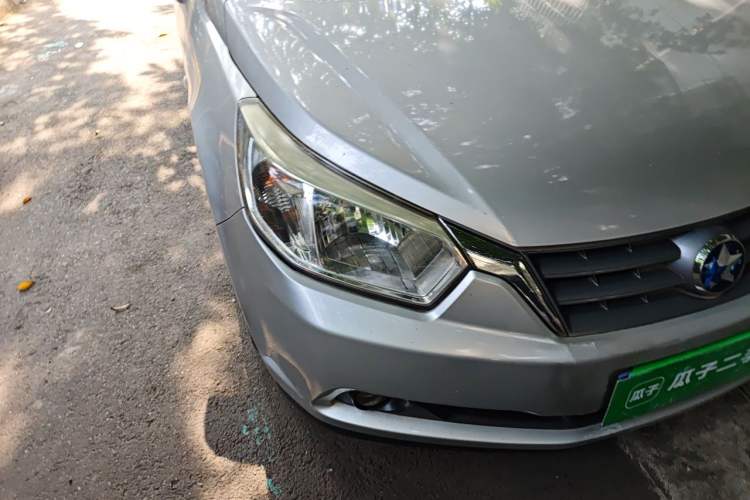 Used Venucia D50 2013 1.6L Manual Luxury Edition Right Front Headlight