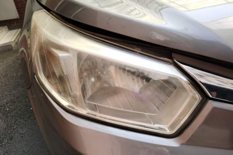 Used Venucia D50 2013 1.6L Manual Fashion Edition Right Front Headlight