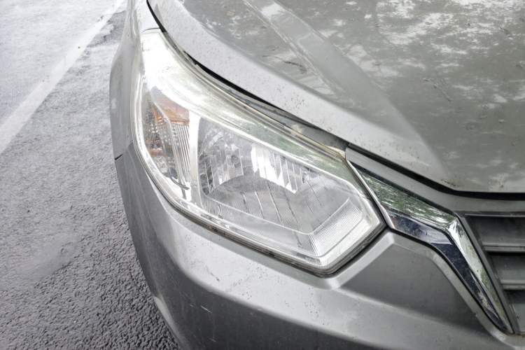 Used Venucia D50 2013 1.6L Manual Luxury Edition Right Front Headlight