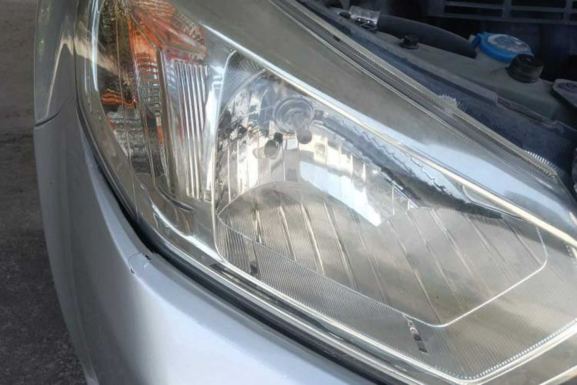 Used Venucia D50 2013 1.6L Manual Fashion Edition Right Front Headlight