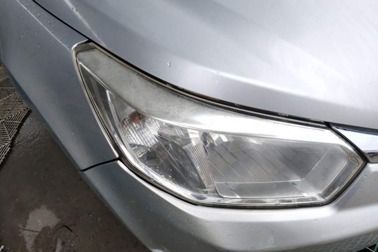 Used Venucia D50 2013 1.6L Manual Fashion Edition Right Front Headlight
