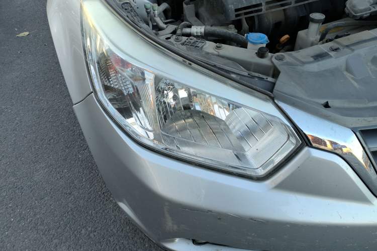 Used Venucia D50 2013 1.6L Manual Fashion Edition Right Front Headlight