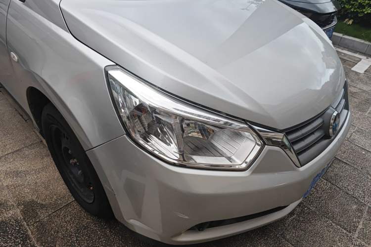 Used Venucia D50 2013 1.6L Automatic Fashion Edition Right Front Headlight