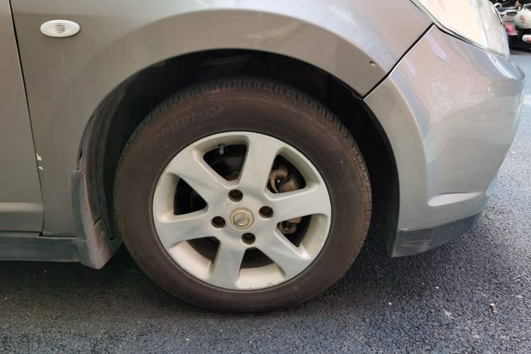 Used Venucia D50 2013 1.6L Manual Fashion Edition Right Front Wheel Hub