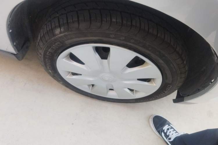 Used Venucia D50 2013 1.6L Manual Fashion Edition Right Front Wheel Hub