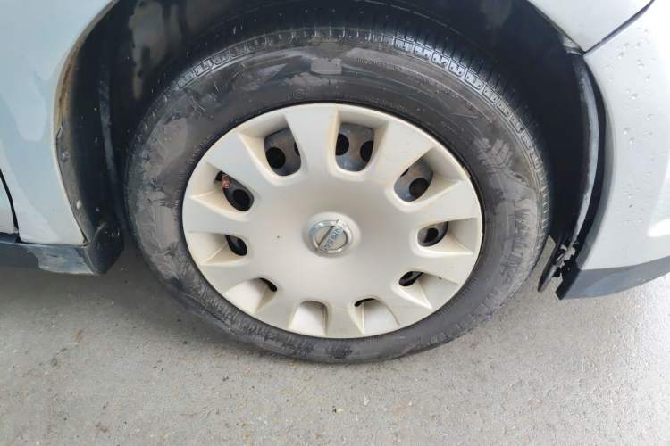 Used Venucia D50 2013 1.6L Manual Fashion Edition Right Front Wheel Hub