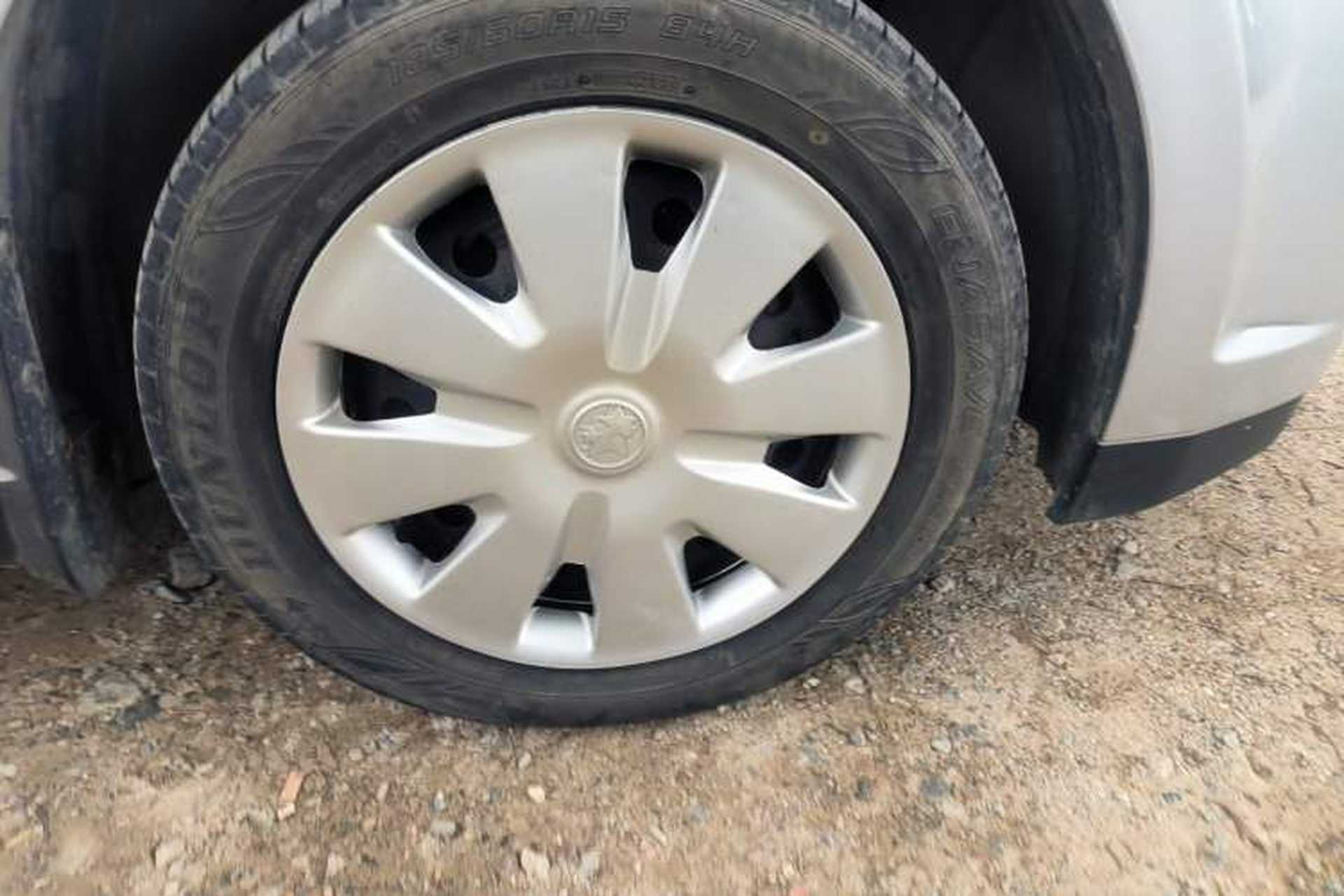 Used Venucia D50 2013 1.6L Manual Fashion Edition Right Front Wheel Hub